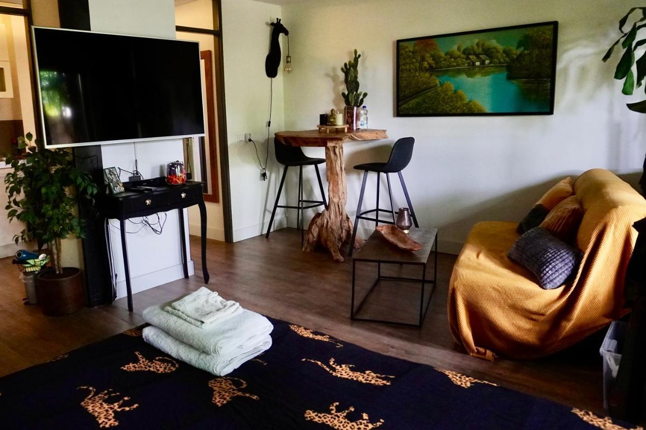 Jungle Stay In A Hidden Paradise Zwijndrecht Εξωτερικό φωτογραφία
